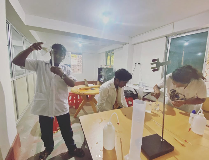 students are paractising in lab |Cognition Hub